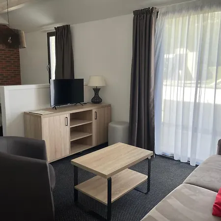 6 Pers, Piscine, Animaux Admis - Fr-1-860-28 Eaux-Bonnes