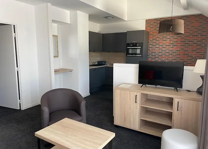 6 Pers, Piscine, Animaux Admis - Fr-1-860-28