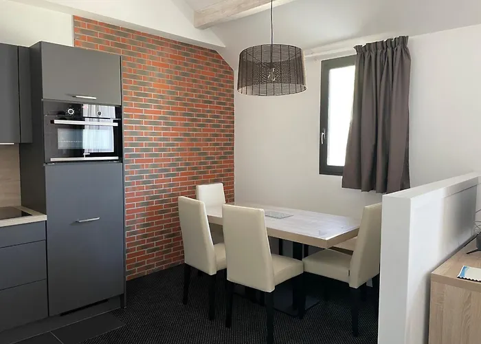 6 Pers, Piscine, Animaux Admis - Fr-1-860-28 Eaux-Bonnes